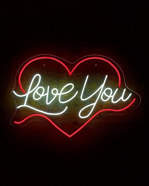 Scritta LED personalizzata a forma di cuore Love You